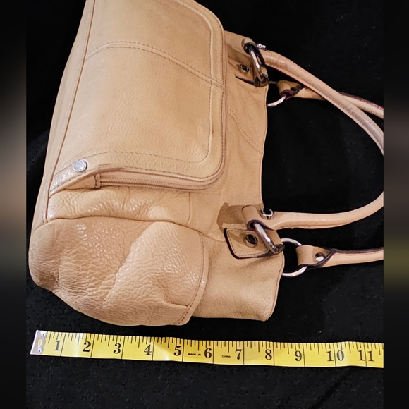 Tignanello Elegant Tan Pebble Leather Hobo/Shoulder Bag - Picture 12 of 16